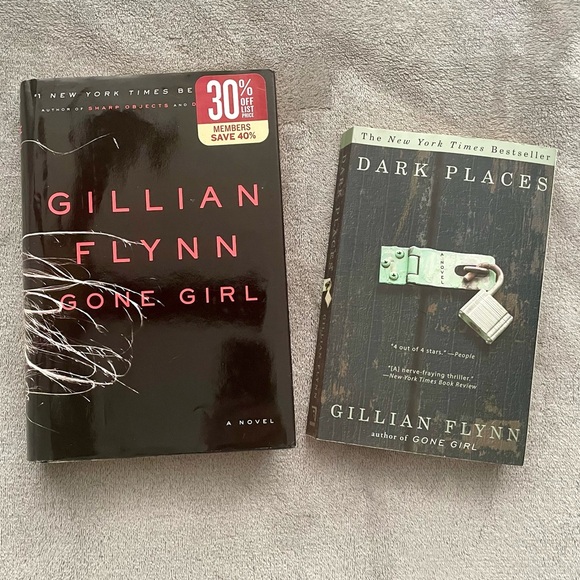 Set of 2 Gillian Flynn Best Sellers; Gone Girl and Dark Places - Picture 1 of 3